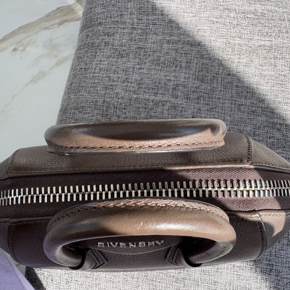 Givenchy Mini Antigone Gray leather bag - Picture 5 of 11